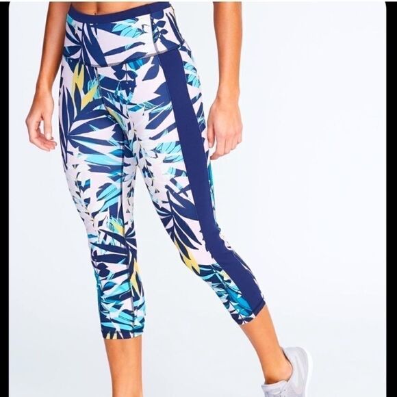 Old Navy Elevate High-Rise Crop Legging Tropical - Picture 1 of 7